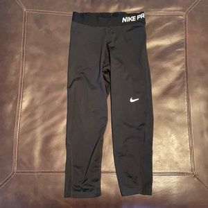 Nike Pro dri fit  crop tights. S